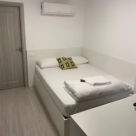 Ξενοδοχείο Small Old Town *